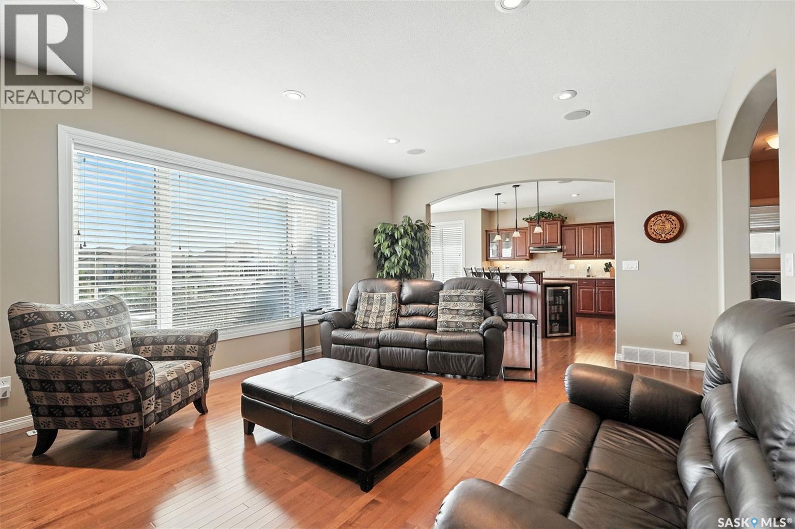Photo 6 of 511 Waters Crescent, Saskatoon SK