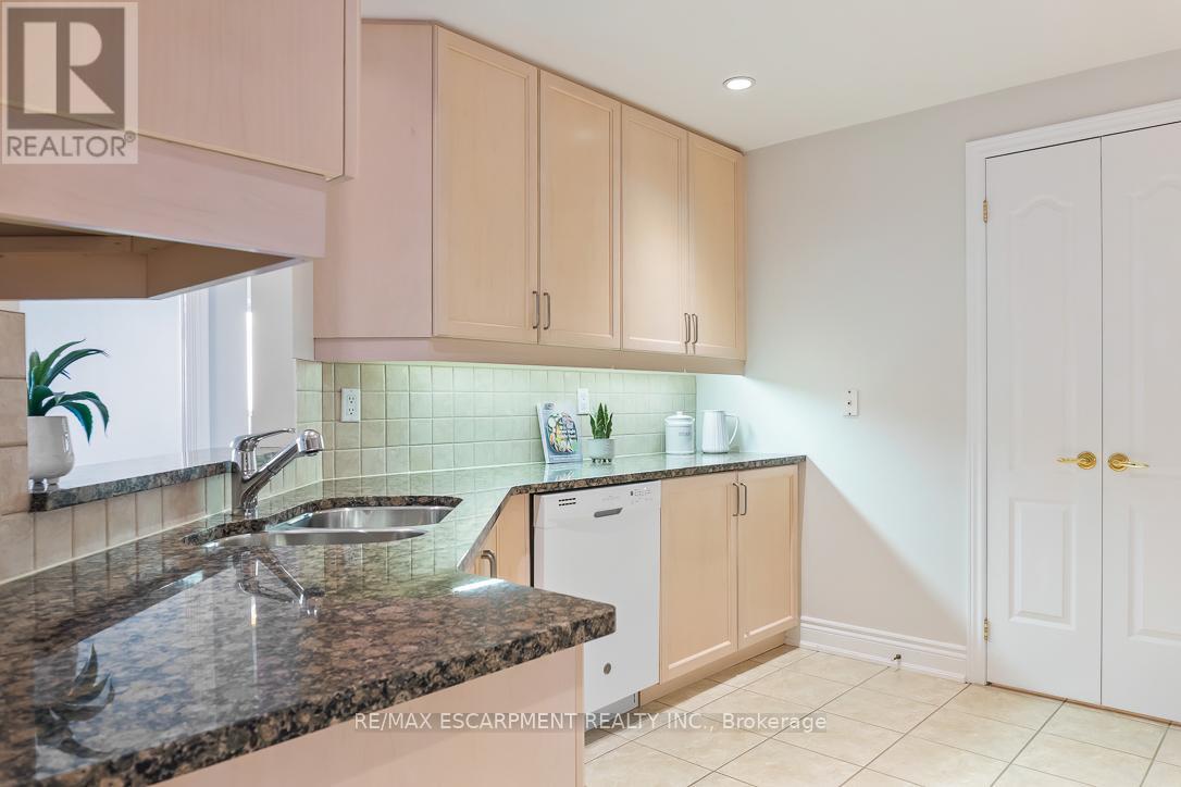 Photo 4 of Ph 7 1900 The Collegeway, Mississauga ON