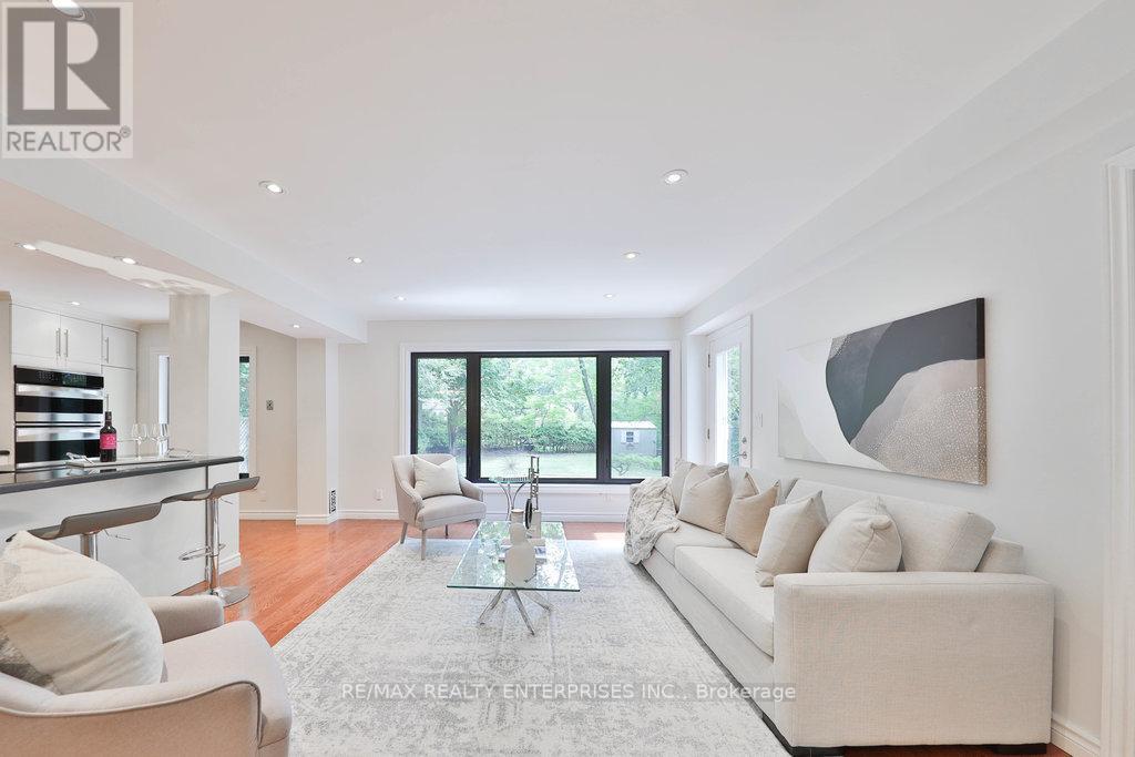 Photo 32 of 1389 Milton Avenue, Mississauga ON