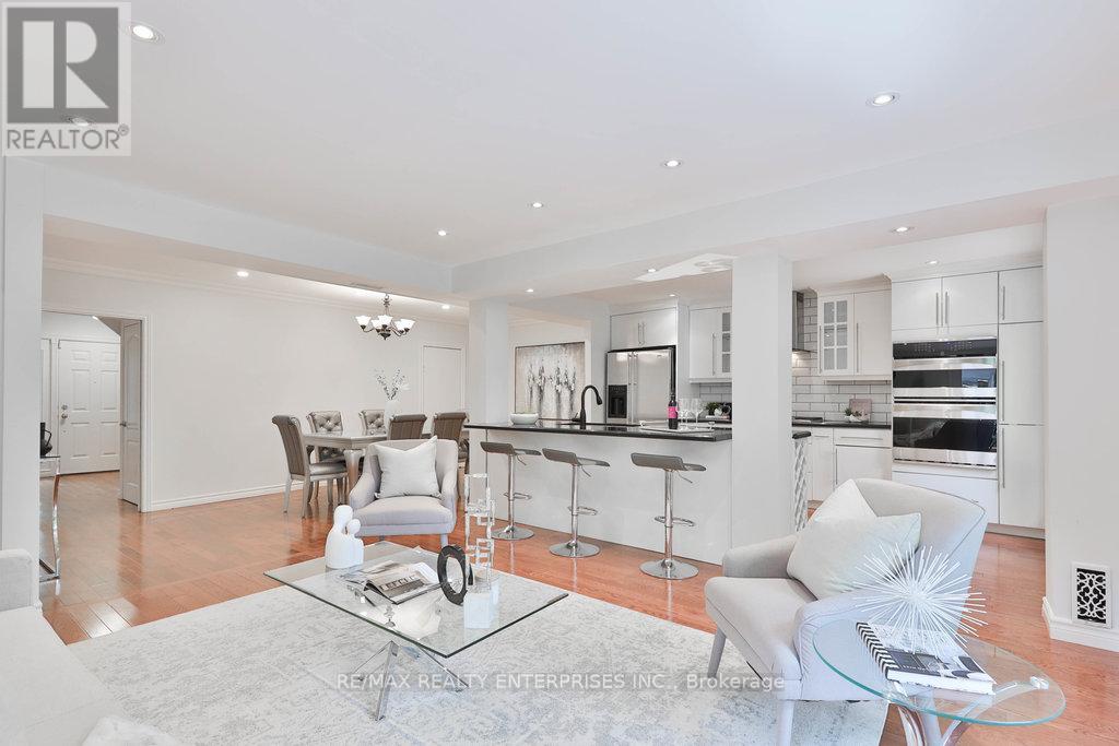 Photo 16 of 1389 Milton Avenue, Mississauga ON