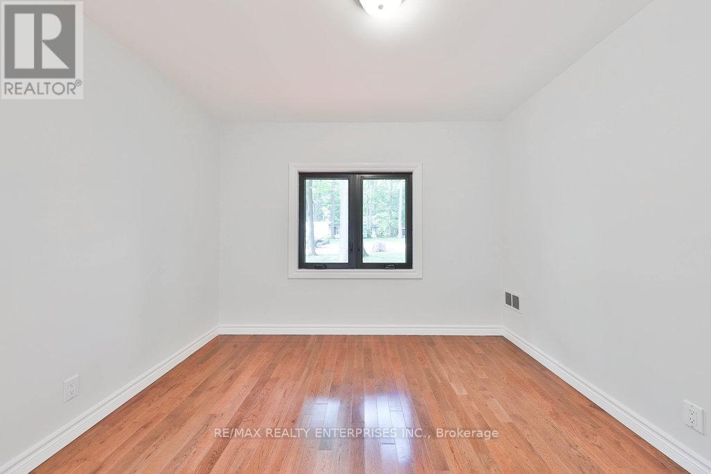 Photo 17 of 1389 Milton Avenue, Mississauga ON