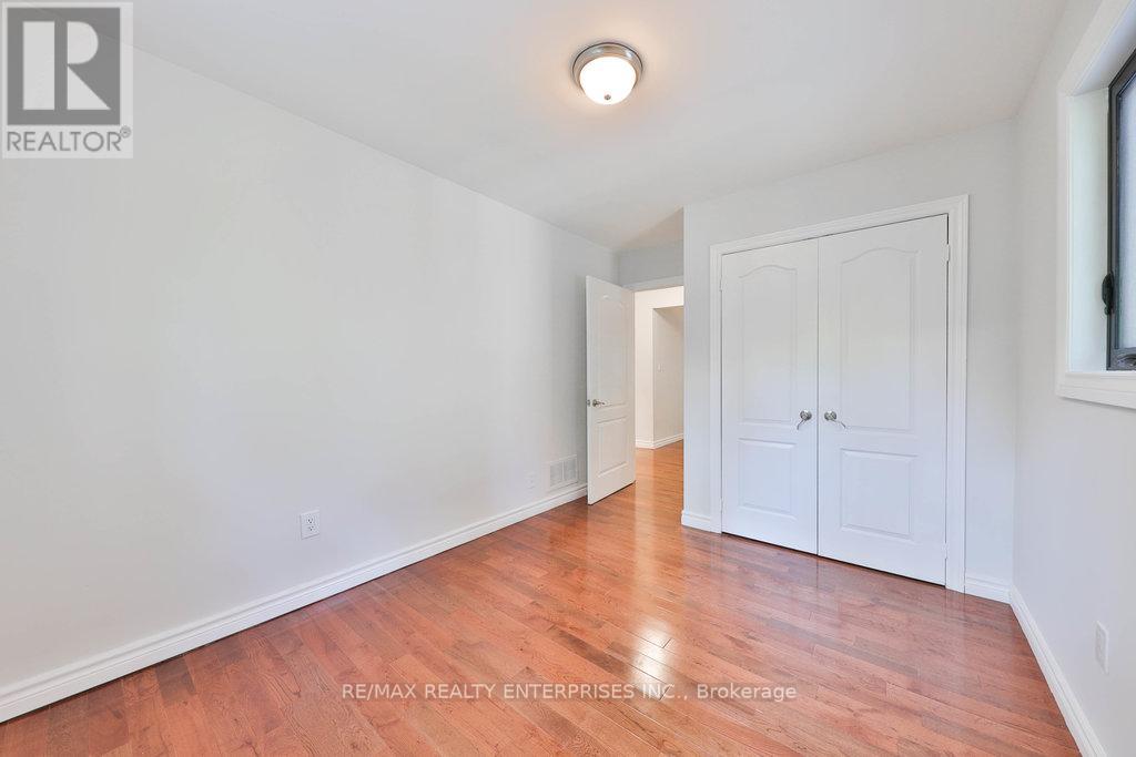Photo 23 of 1389 Milton Avenue, Mississauga ON