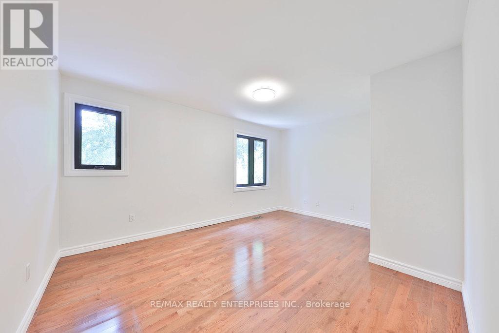 Photo 15 of 1389 Milton Avenue, Mississauga ON