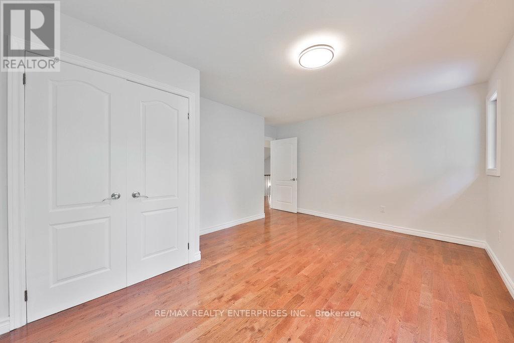 Photo 10 of 1389 Milton Avenue, Mississauga ON