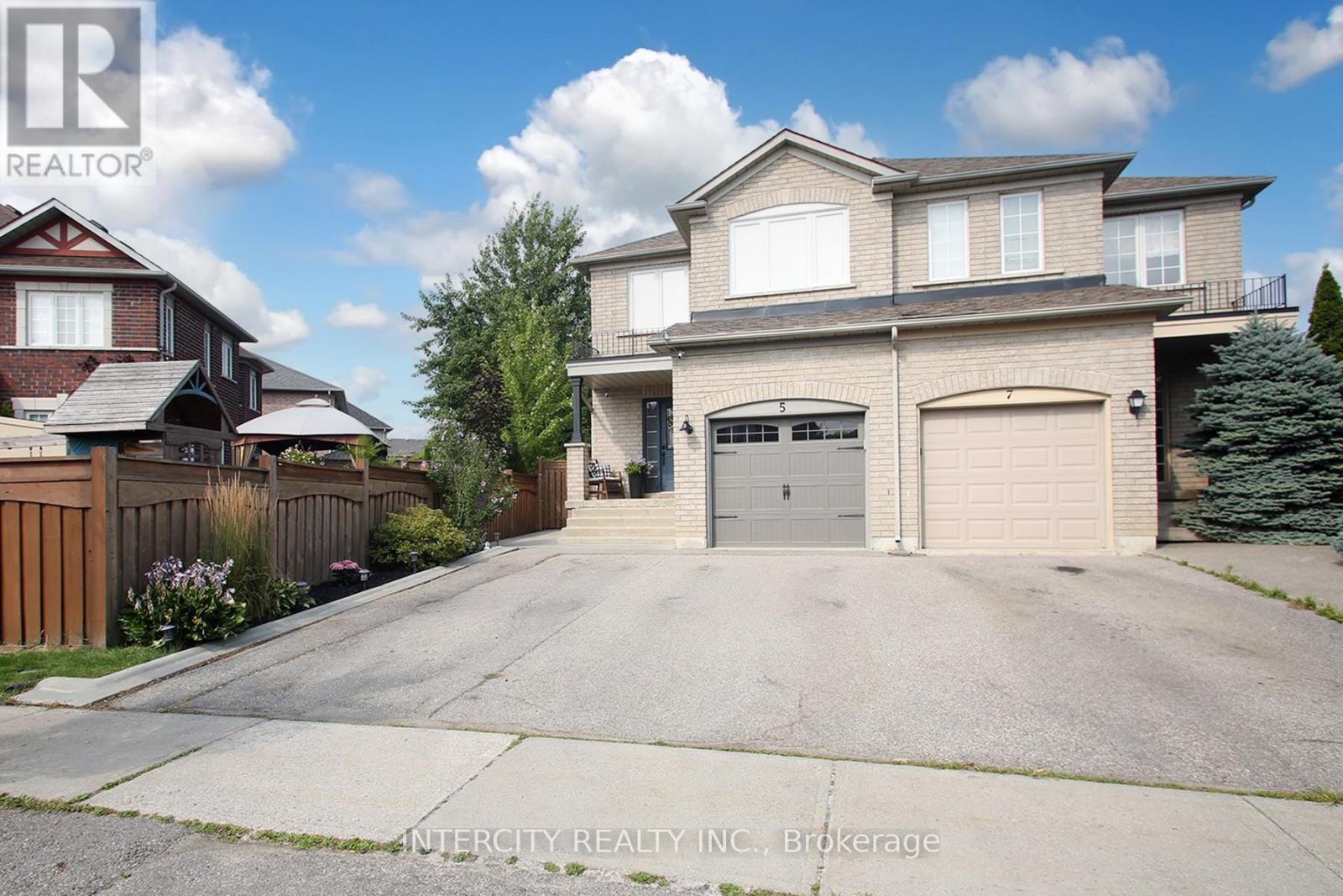 Photo 11 of 5 Humbershed Crescent, Caledon ON