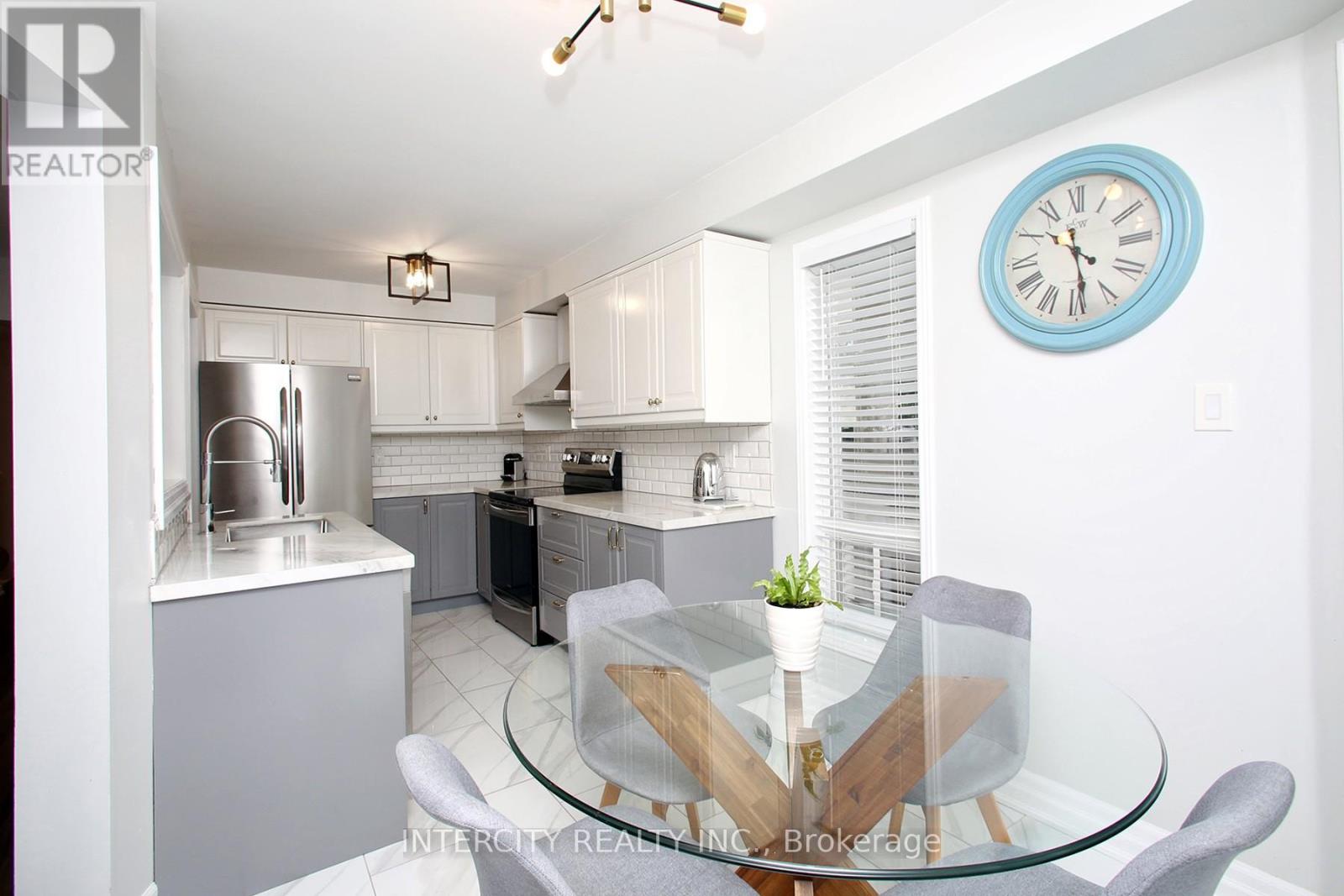 Photo 7 of 5 Humbershed Crescent, Caledon ON