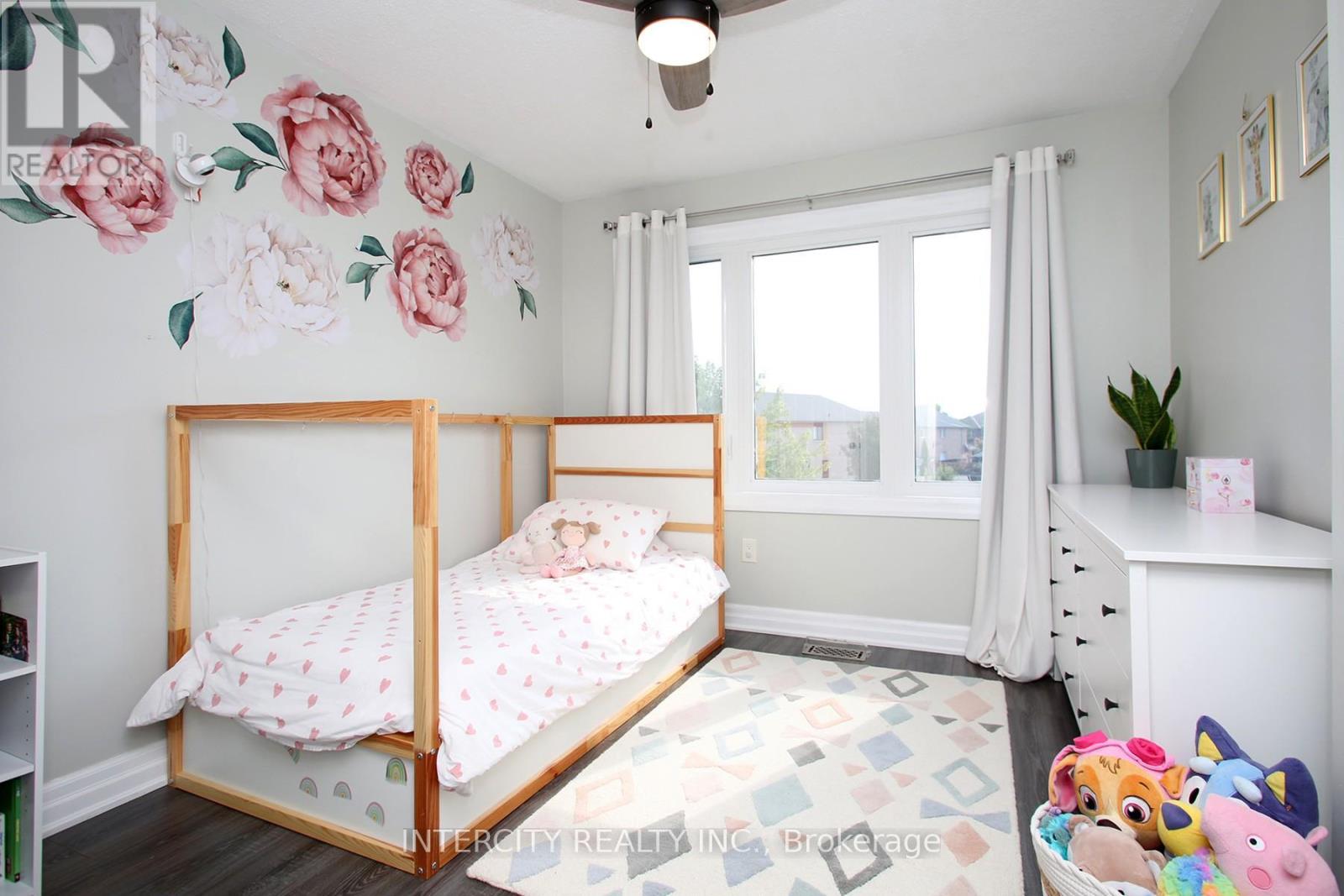 Photo 21 of 5 Humbershed Crescent, Caledon ON