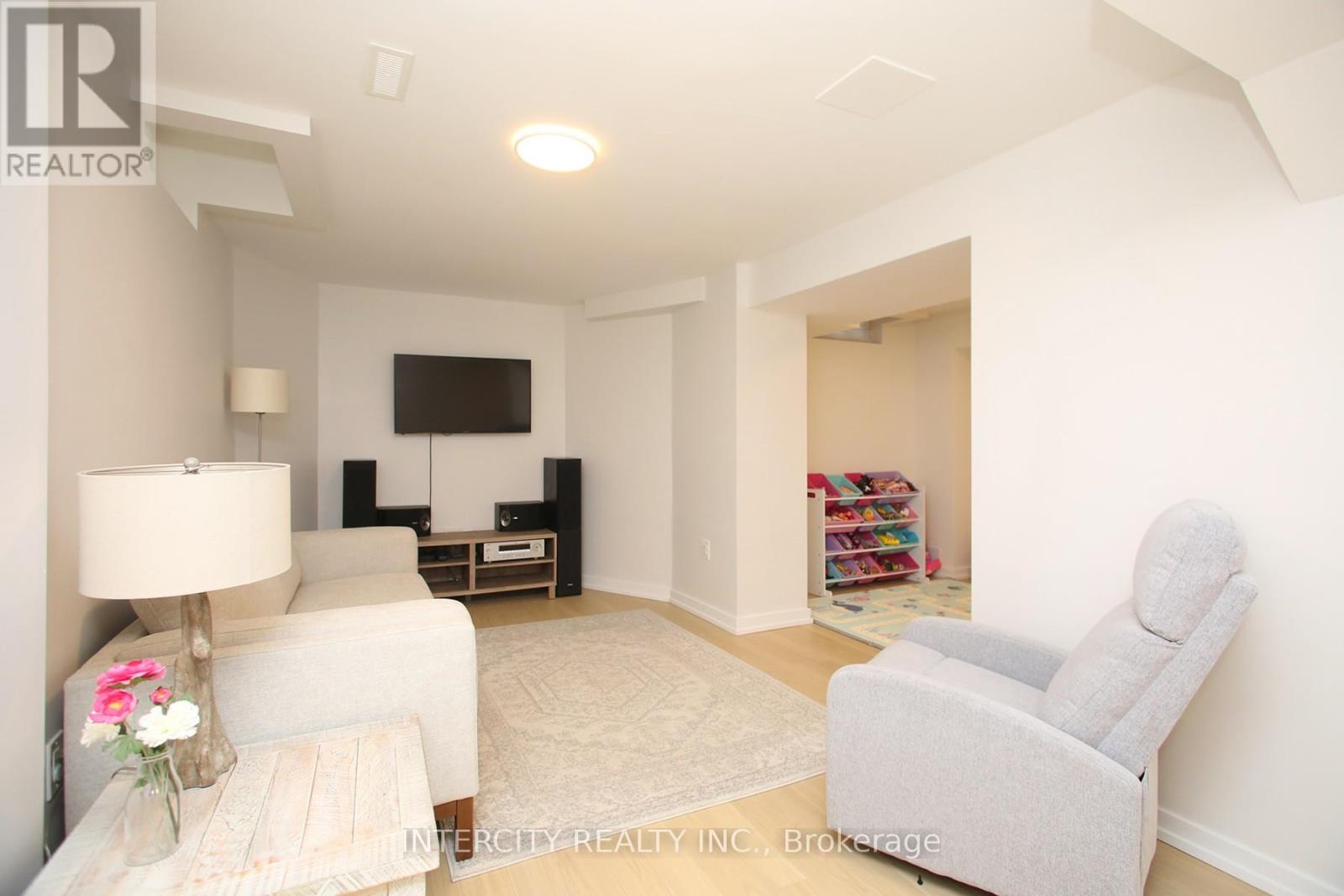 Photo 22 of 5 Humbershed Crescent, Caledon ON