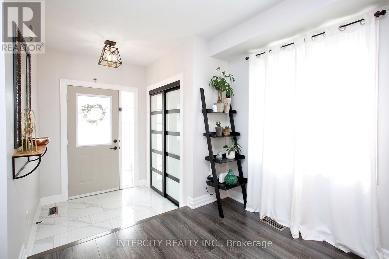 Photo 23 of 5 Humbershed Crescent, Caledon ON