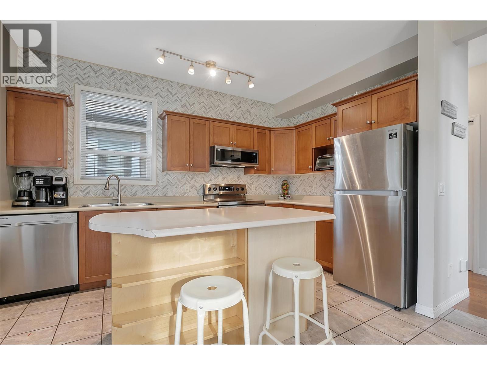  105 mccurdy Road East, Kelowna