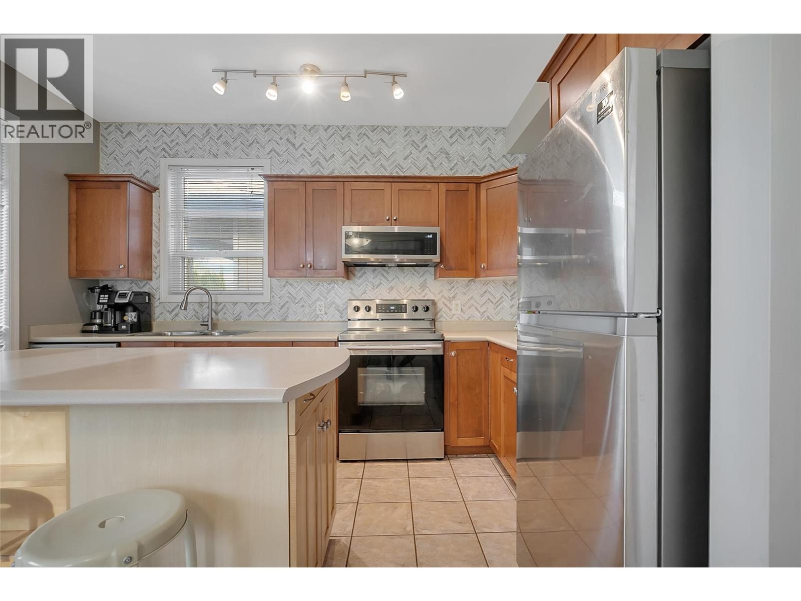  105 mccurdy Road East, Kelowna