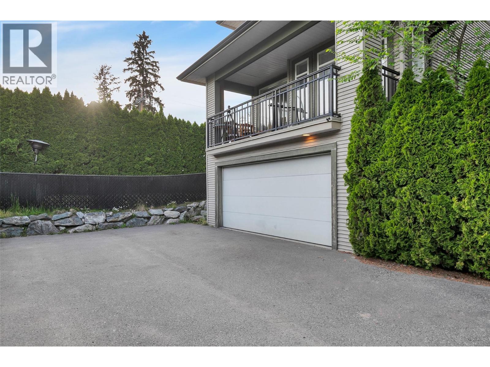  105 mccurdy Road East, Kelowna