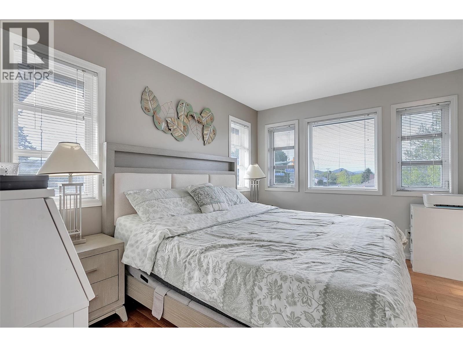  105 mccurdy Road East, Kelowna