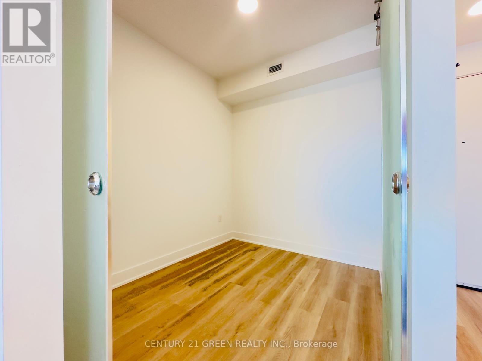 Photo 8 of 913 575 Conklin Road N, Brantford ON