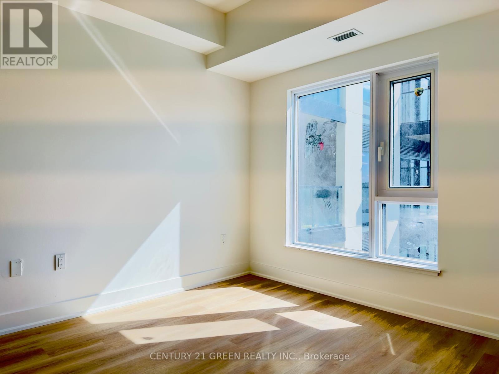 Photo 3 of 913 575 Conklin Road N, Brantford ON