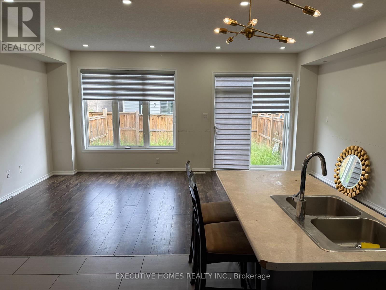 Photo 2 of 8080 Blue Ash Lane, Niagara Falls ON