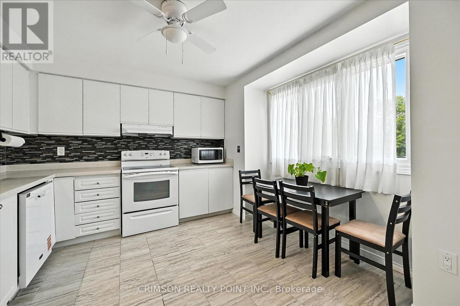 Photo 30 of 47 72 Stone Church Road W, Hamilton ON