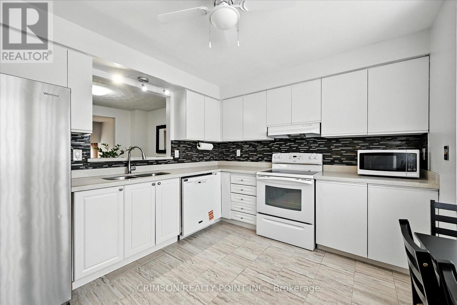 Photo 4 of 47 72 Stone Church Road W, Hamilton ON