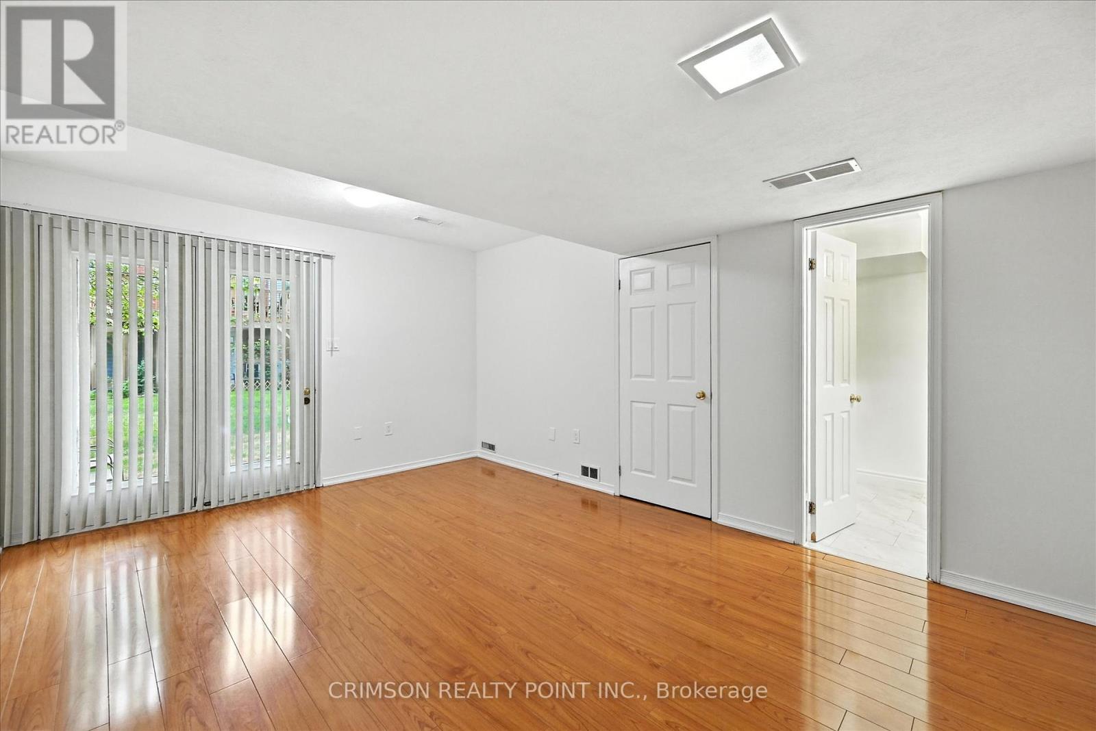 Photo 5 of 47 72 Stone Church Road W, Hamilton ON