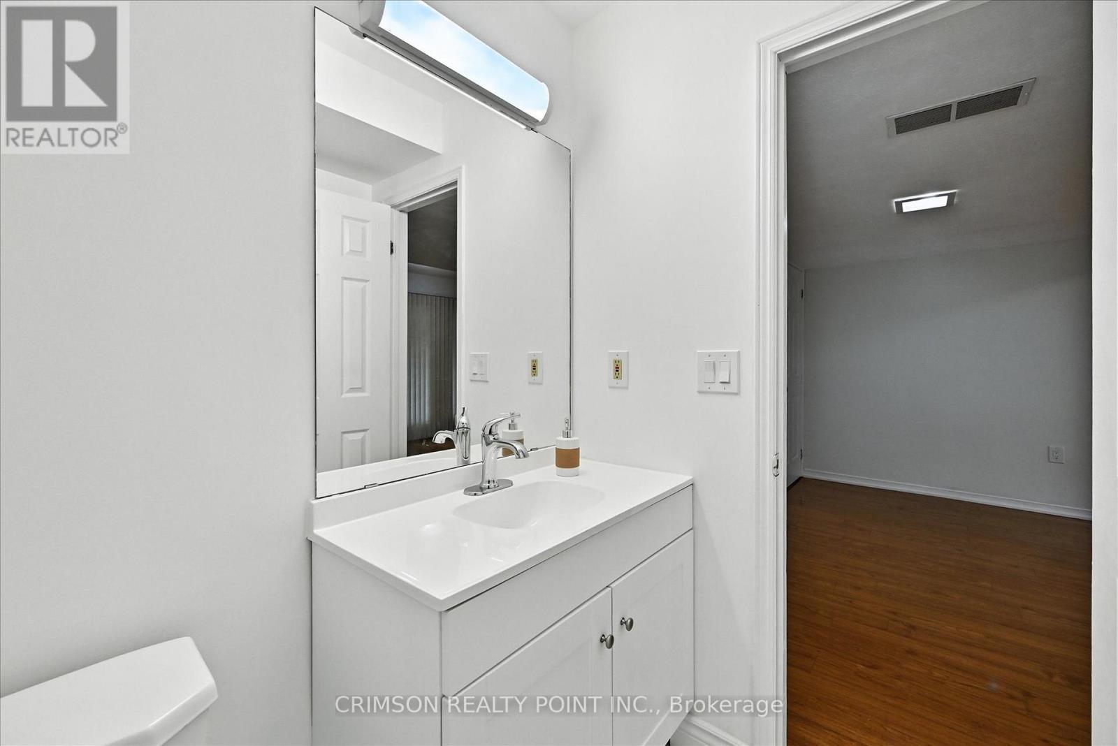 Photo 31 of 47 72 Stone Church Road W, Hamilton ON