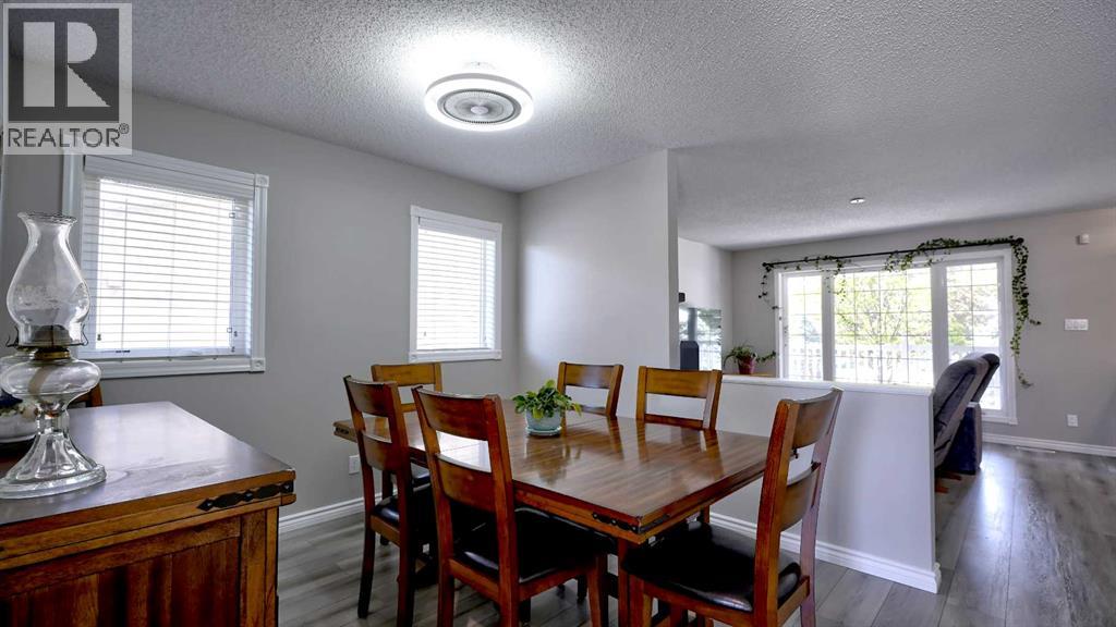 Photo 38 of 78 Athabasca Crescent, Crossfield AB