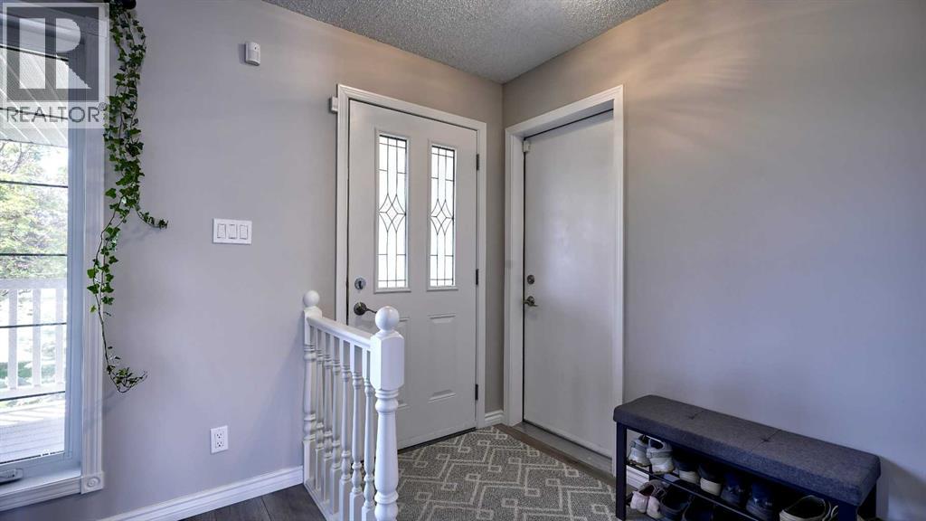 Photo 17 of 78 Athabasca Crescent, Crossfield AB