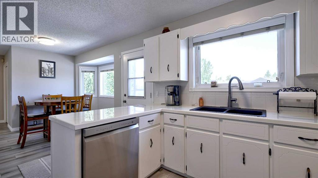 Photo 43 of 78 Athabasca Crescent, Crossfield AB
