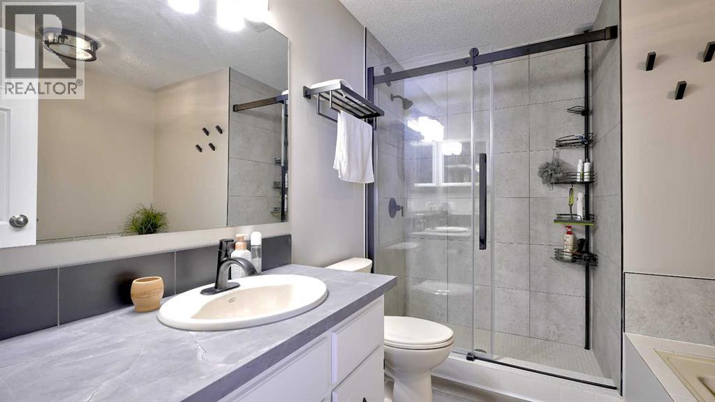 Photo 13 of 78 Athabasca Crescent, Crossfield AB