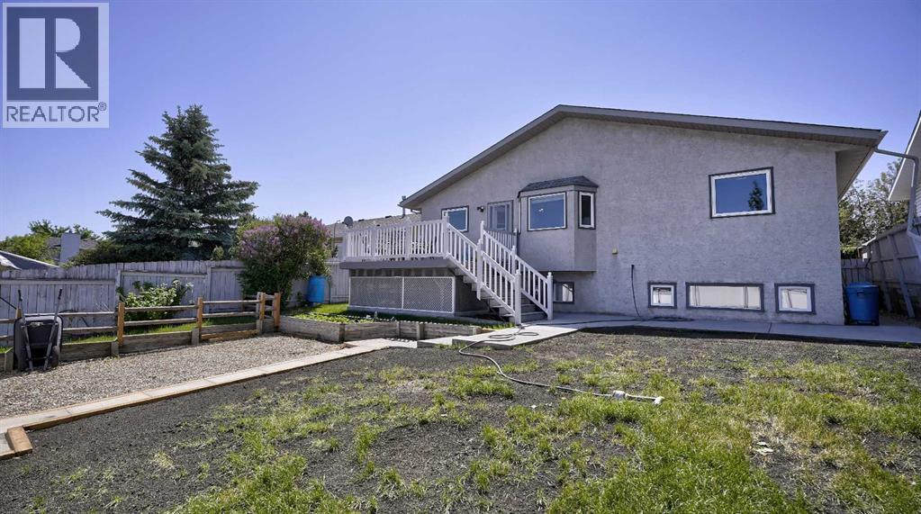 Photo 14 of 78 Athabasca Crescent, Crossfield AB