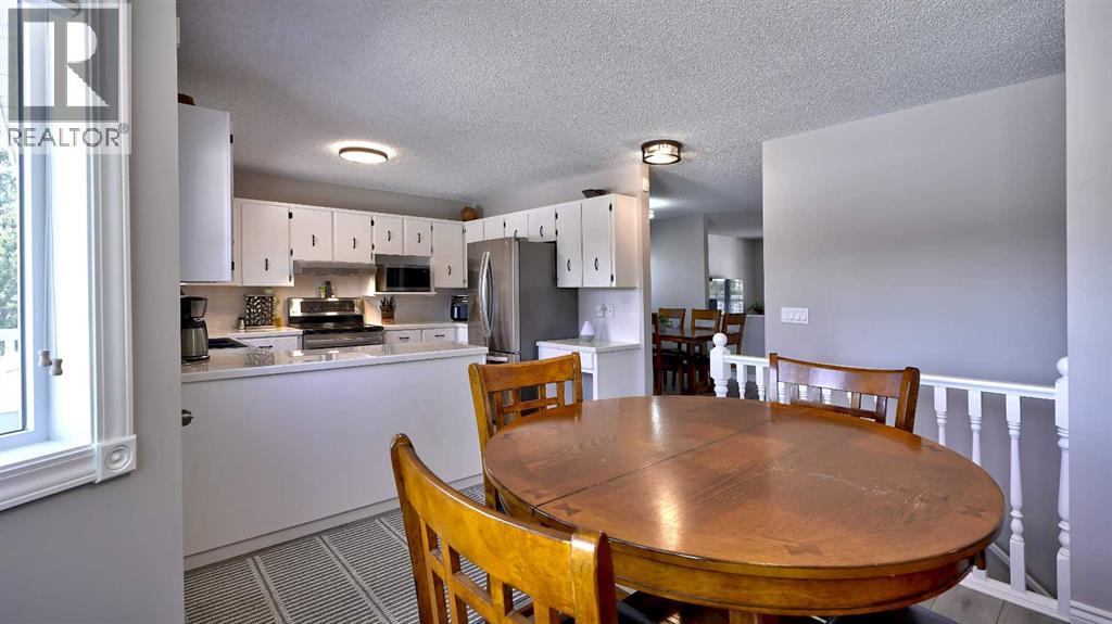 Photo 35 of 78 Athabasca Crescent, Crossfield AB