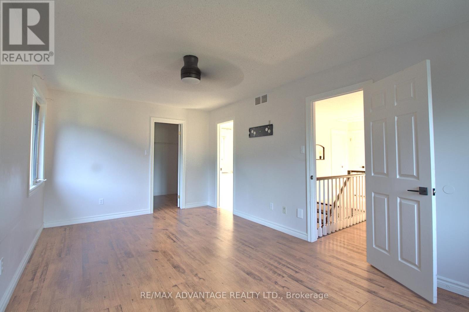Photo 25 of 21 Village Gate Crescent, Thames Centre ON