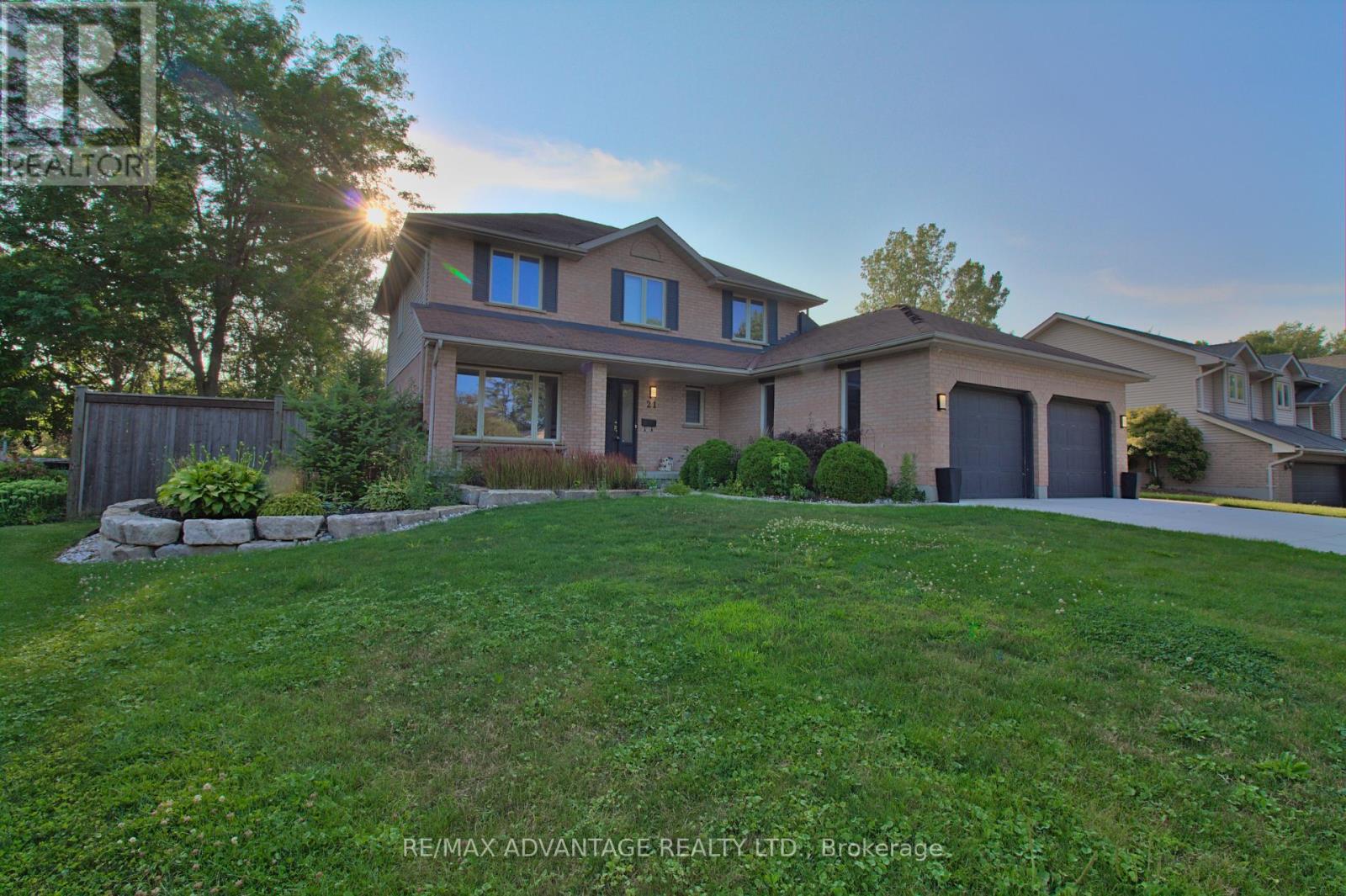 Photo 1 of 21 Village Gate Crescent, Thames Centre ON