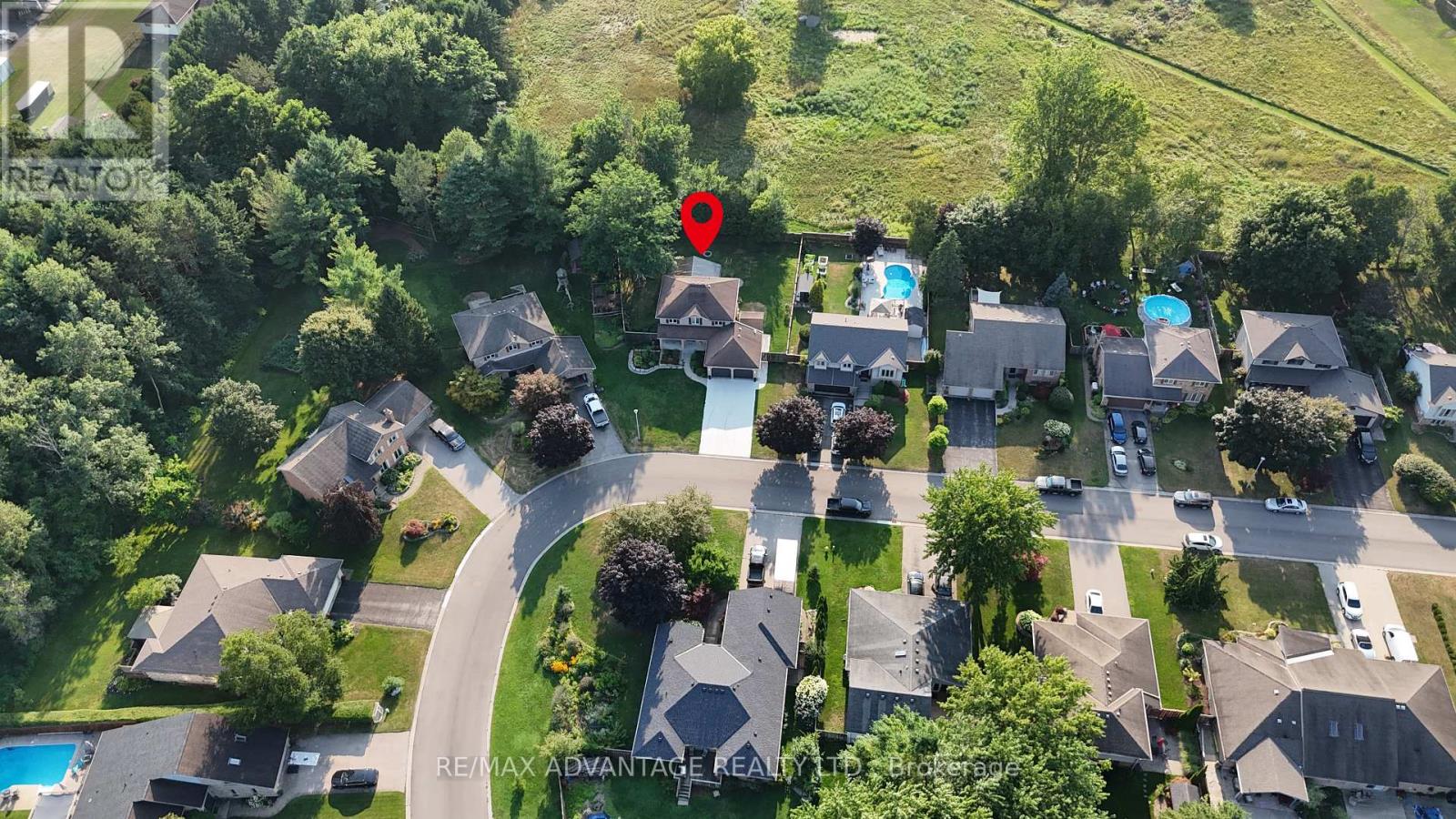 Photo 27 of 21 Village Gate Crescent, Thames Centre ON