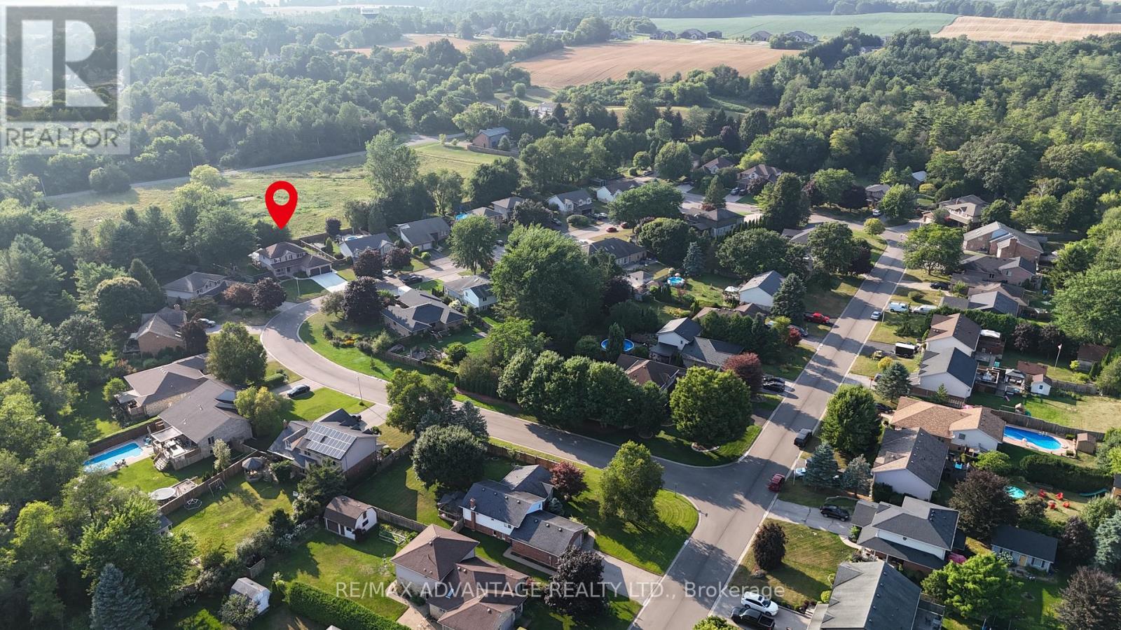 Photo 34 of 21 Village Gate Crescent, Thames Centre ON