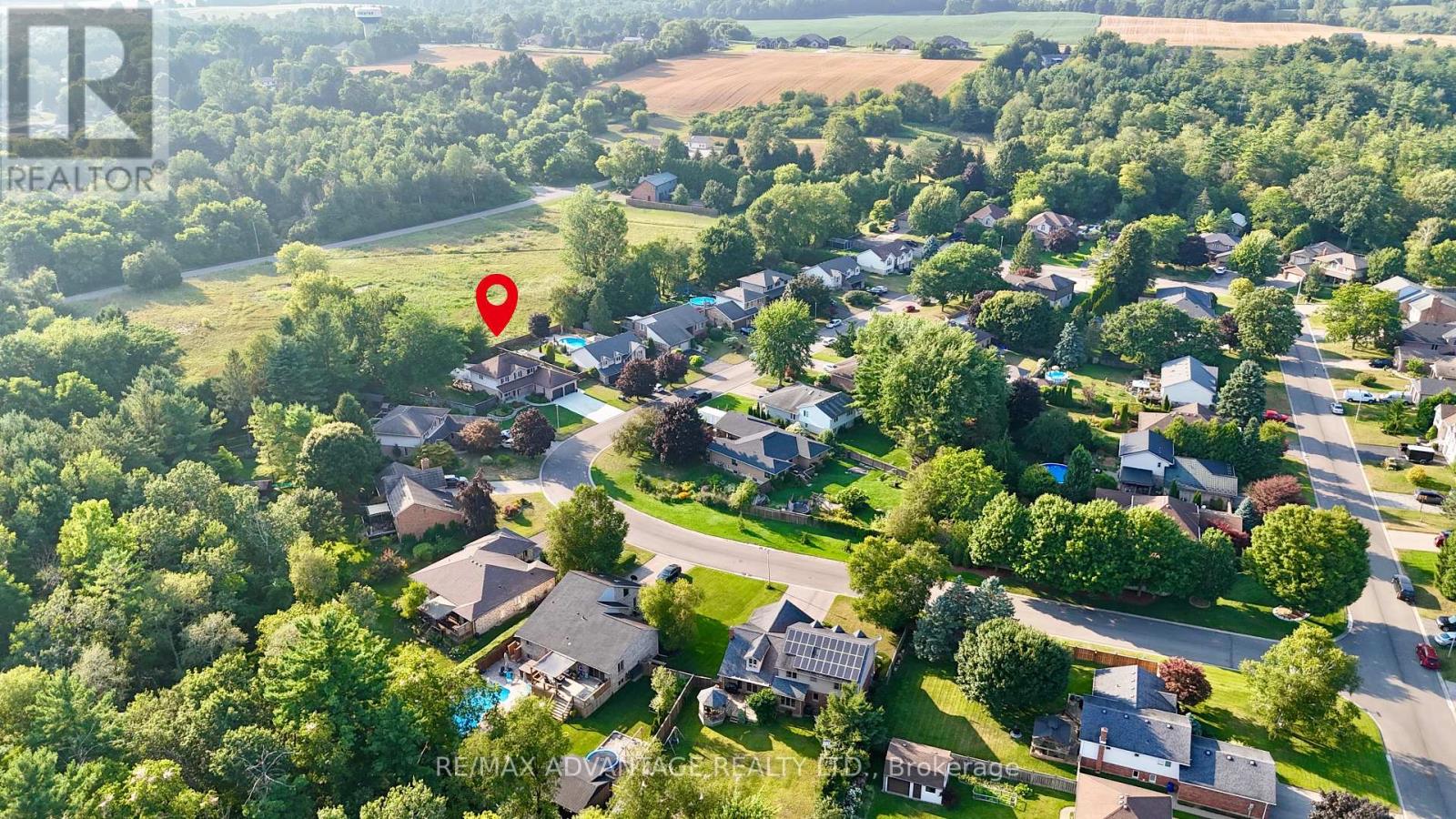 Photo 16 of 21 Village Gate Crescent, Thames Centre ON