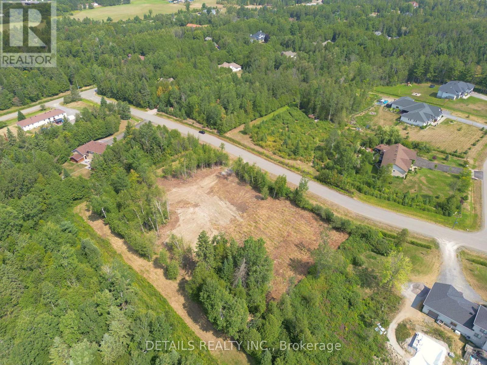 Photo 4 of 127 Gentry Road, Ottawa ON