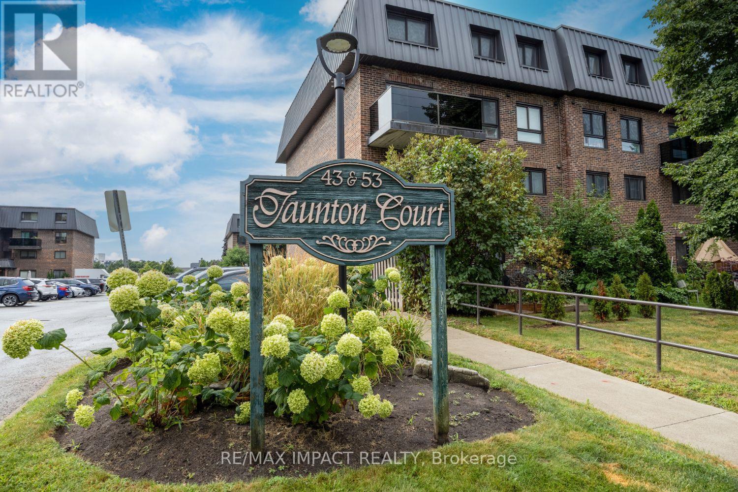 Photo 11 of 31 43 Taunton Road E, Oshawa ON