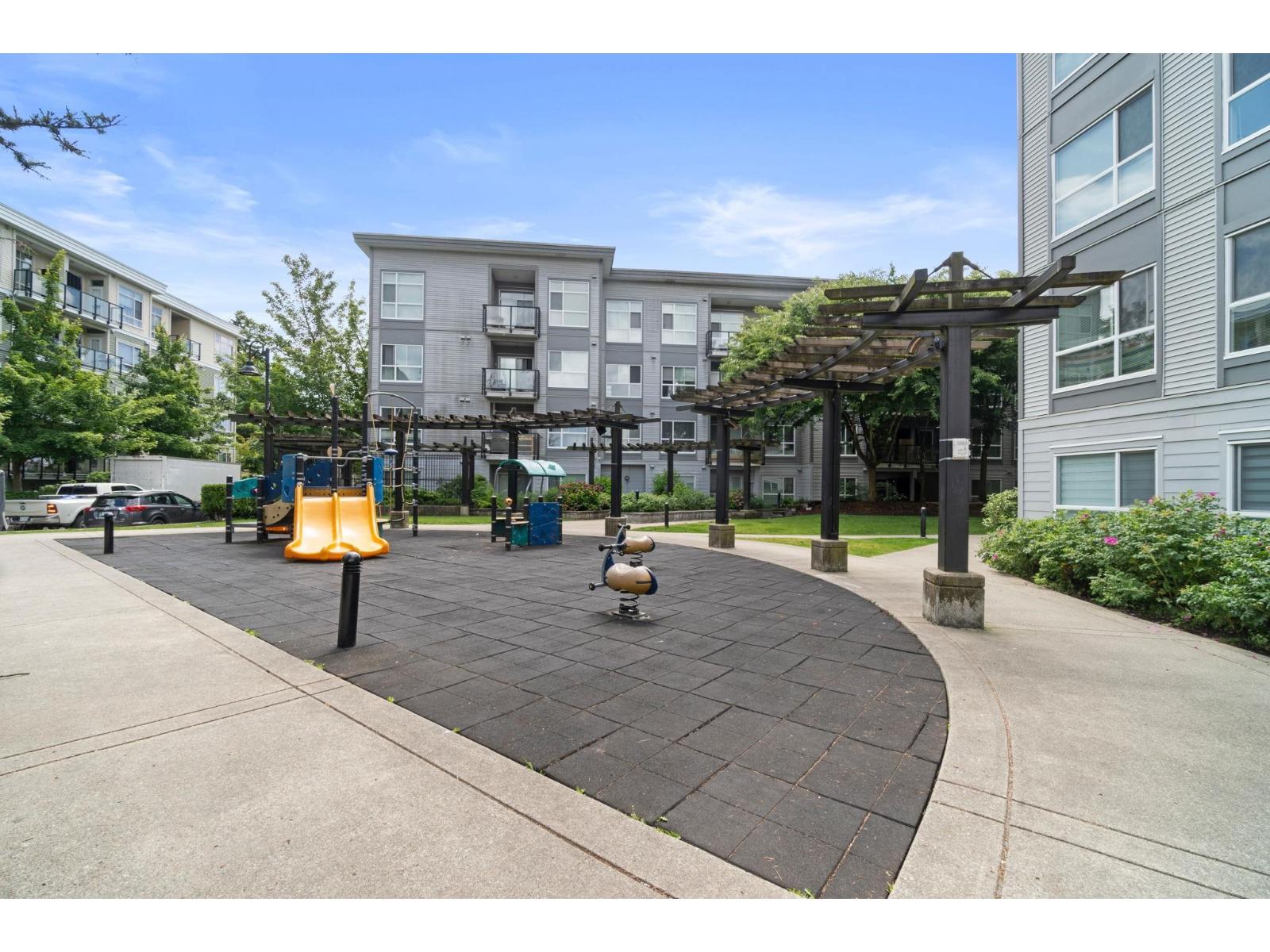 Photo 13 of 322 13728 108 Avenue, Surrey BC