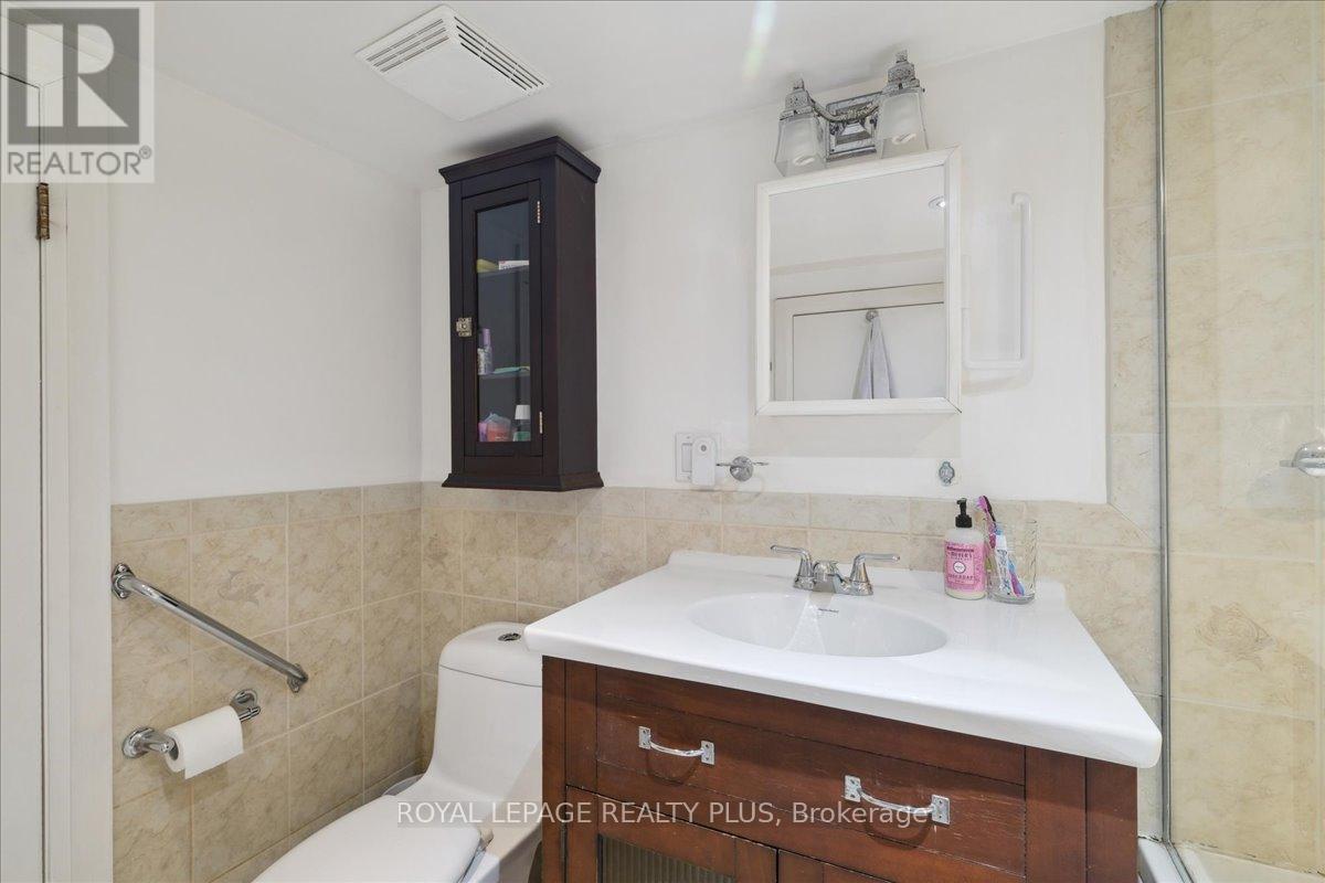 Photo 8 of 350 Albany Avenue, Toronto ON