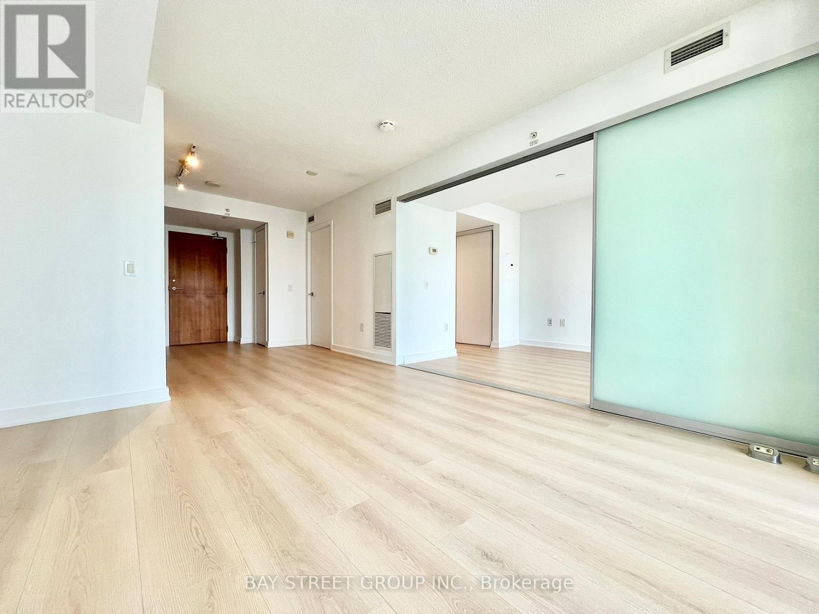 Photo 8 of 2611 75 Queens Wharf Road, Toronto ON