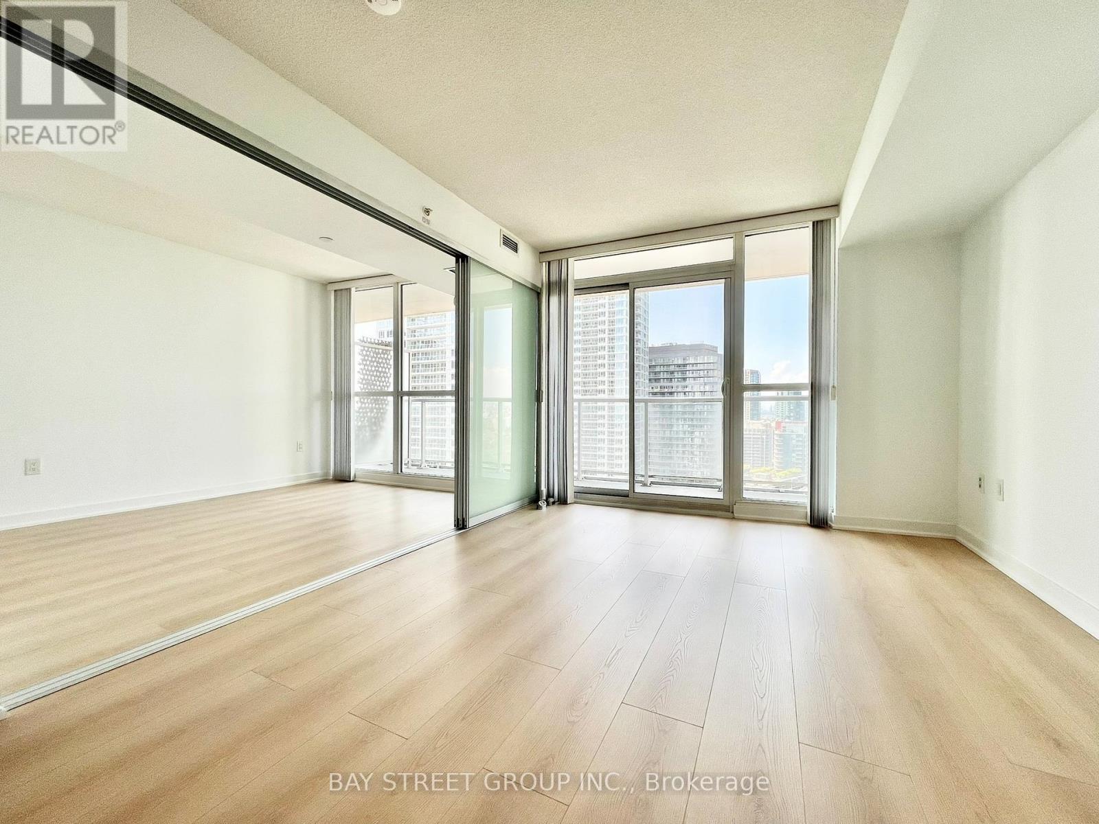 Photo 6 of 2611 75 Queens Wharf Road, Toronto ON