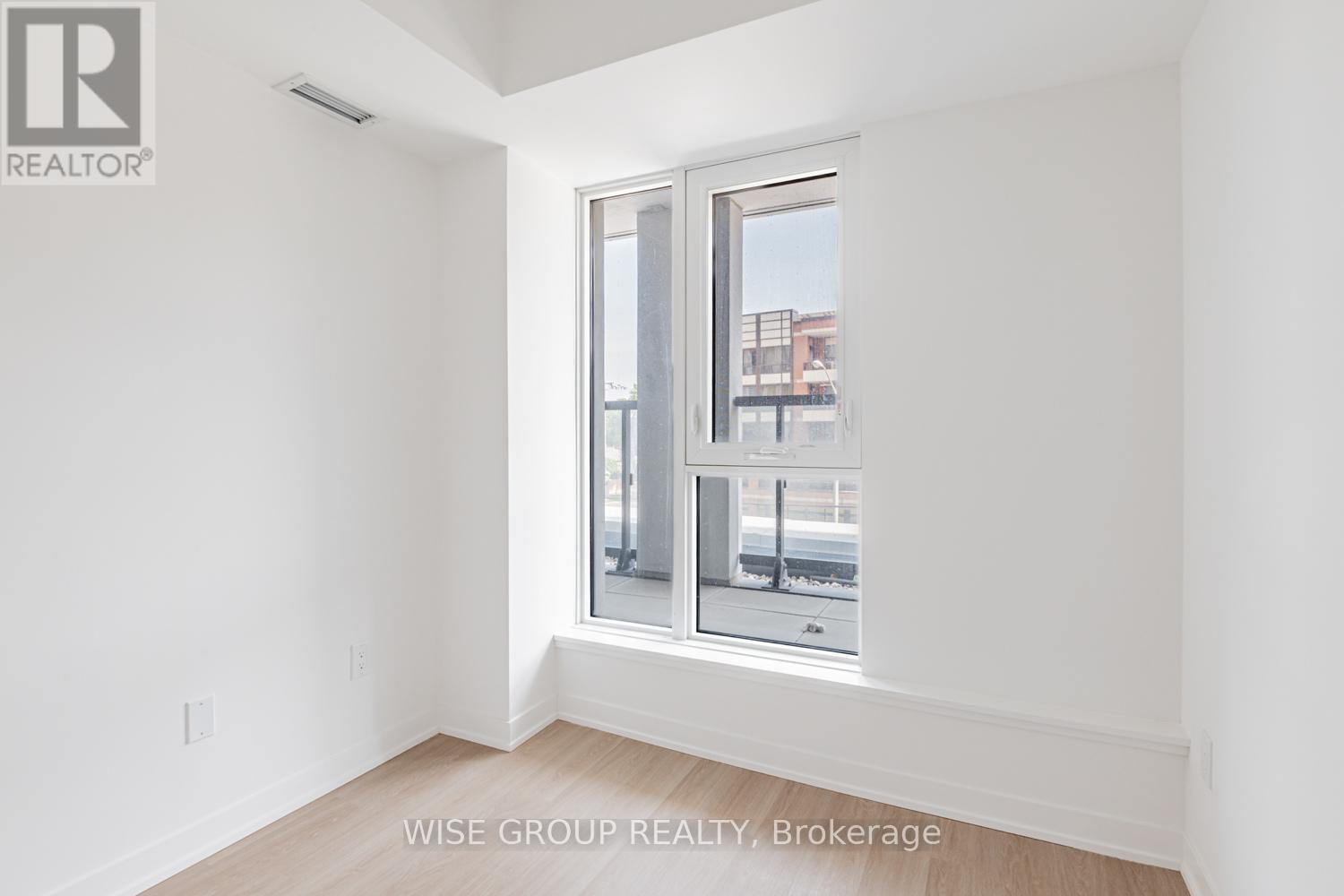 Photo 2 of 303 500 Wilson Avenue, Toronto ON