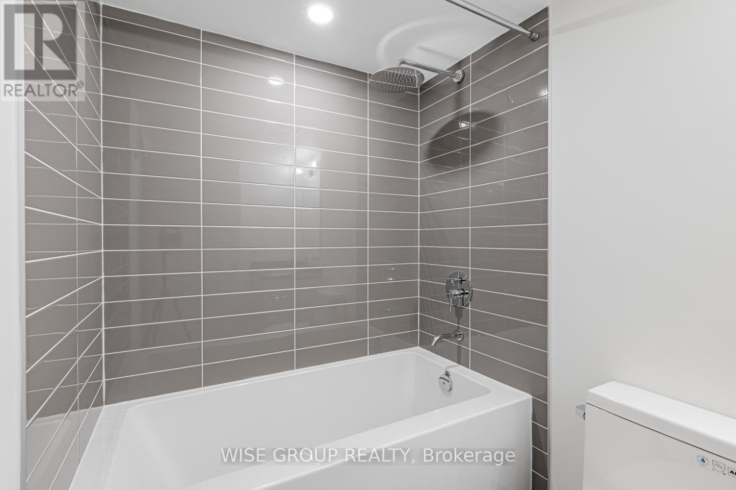 Photo 18 of 303 500 Wilson Avenue, Toronto ON