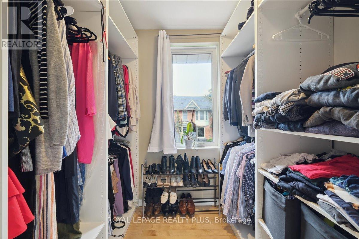 Photo 12 of 350 Albany Avenue, Toronto ON