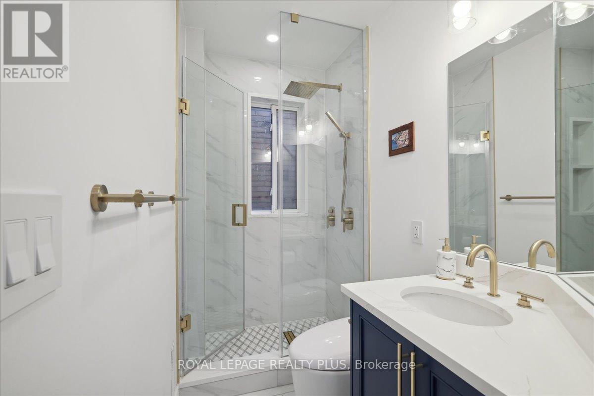 Photo 21 of 350 Albany Avenue, Toronto ON