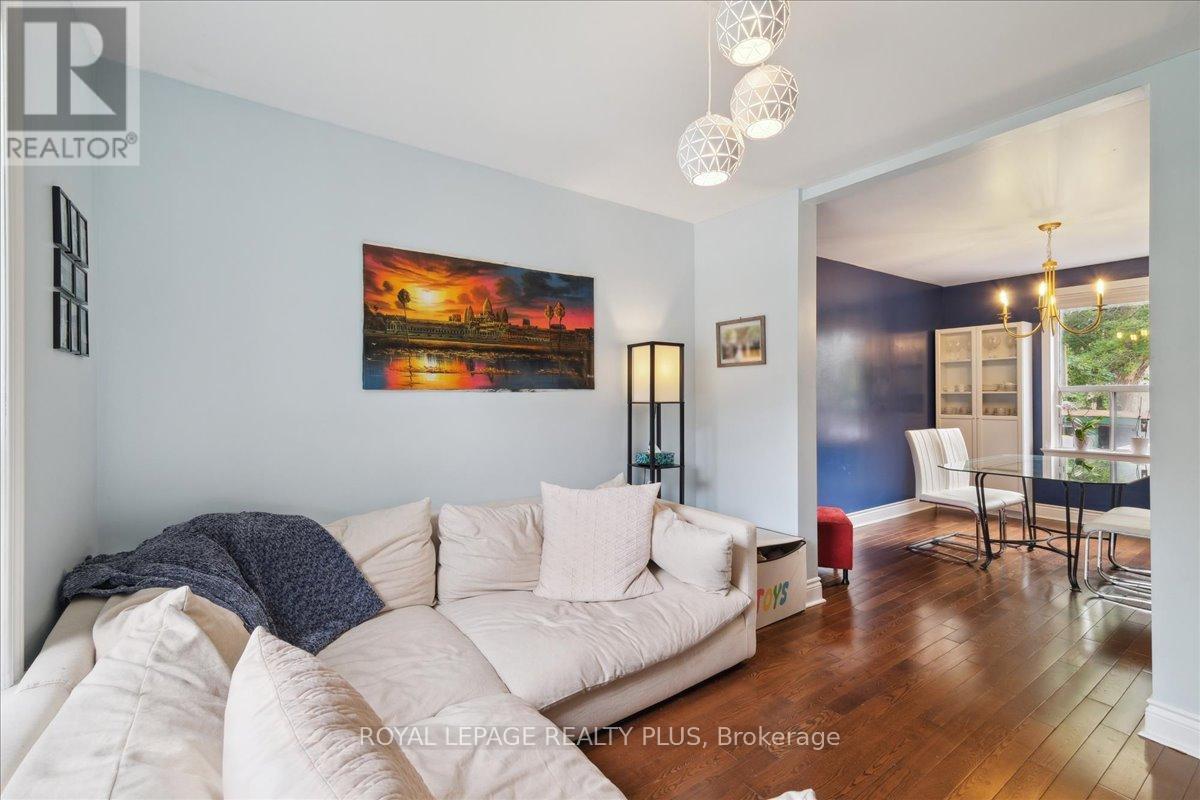Photo 1 of 350 Albany Avenue, Toronto ON