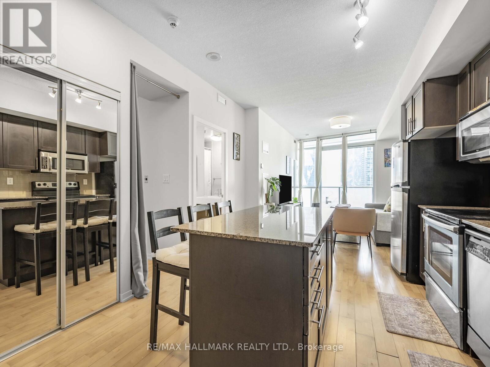 Photo 19 of 2109 65 Bremner Boulevard, Toronto ON