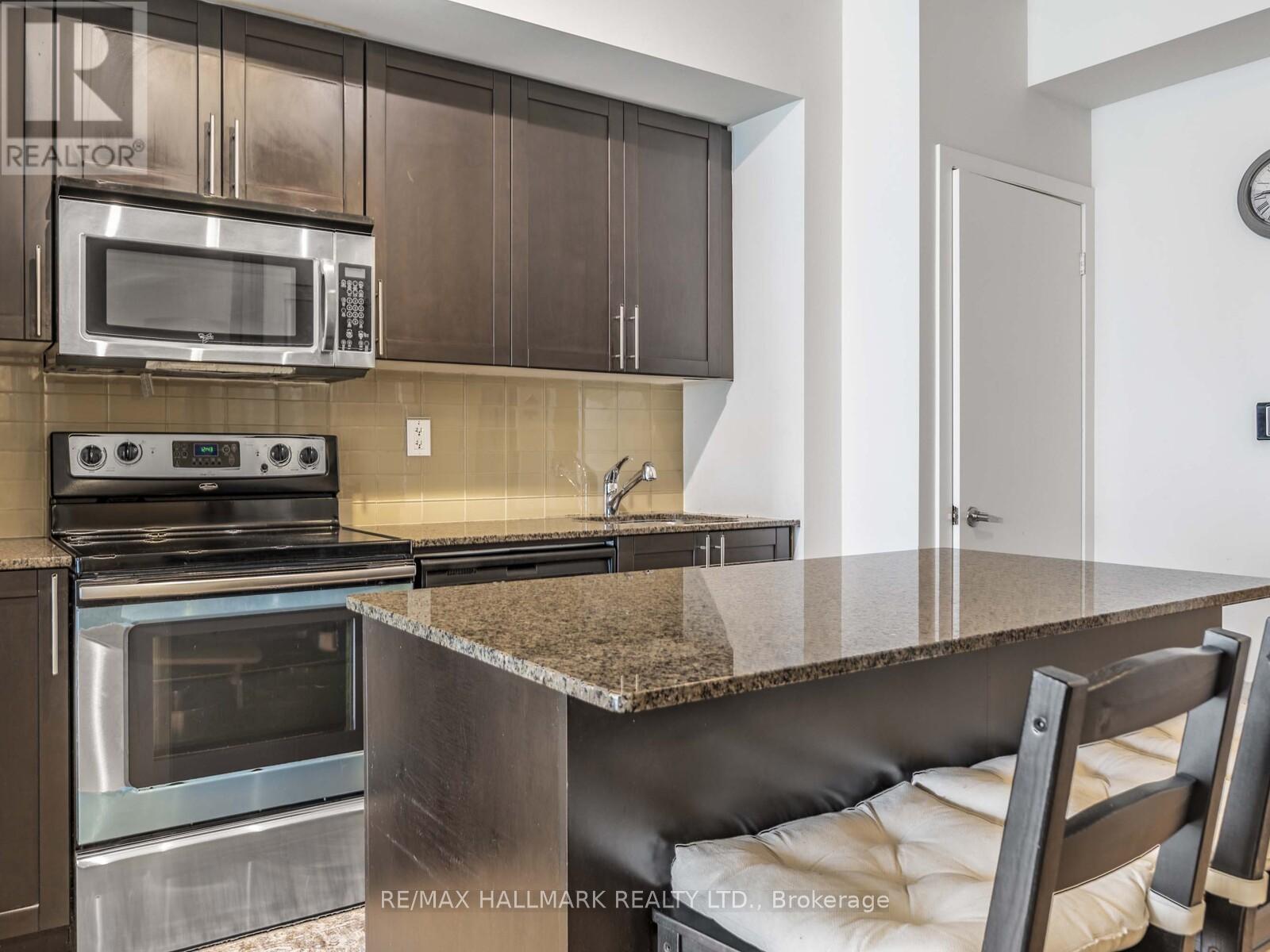 Photo 4 of 2109 65 Bremner Boulevard, Toronto ON