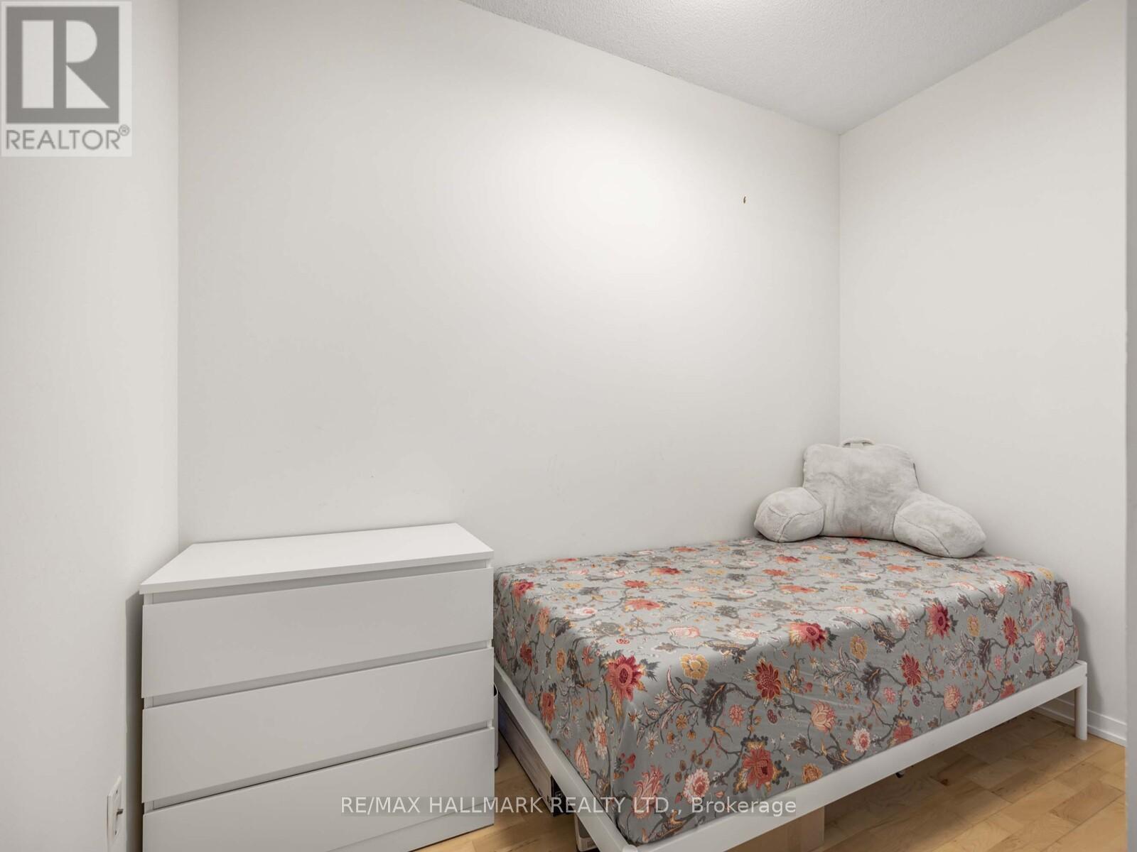 Photo 11 of 2109 65 Bremner Boulevard, Toronto ON