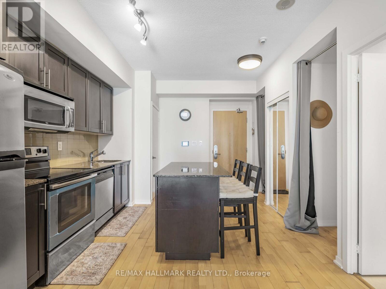 Photo 8 of 2109 65 Bremner Boulevard, Toronto ON